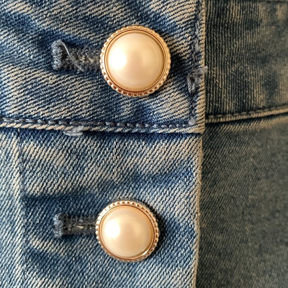 NWT HOUSE OF HARLOW DENIM SKIRT W/PEARL DETAIL BUTTONS - Picture 2 of 5